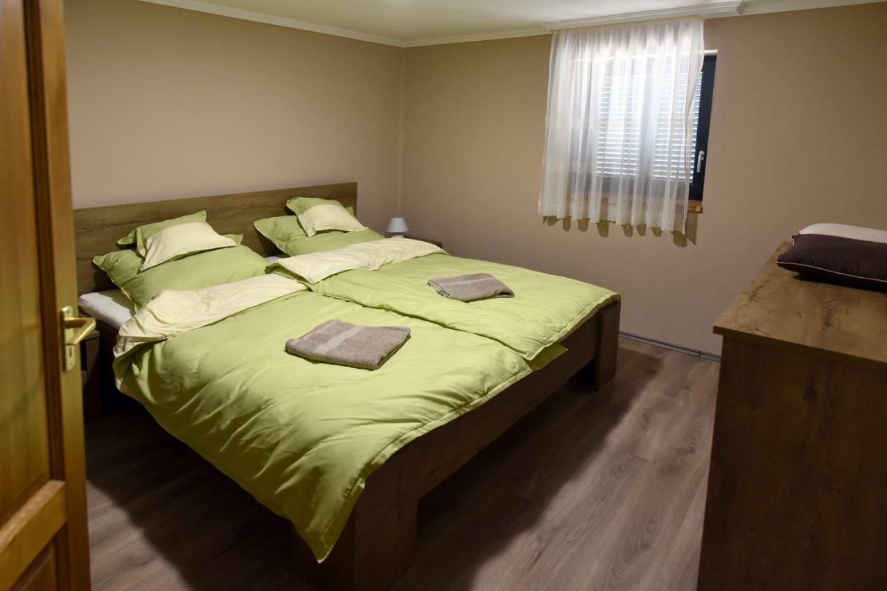 Siraly Apartman Hajdunanas Luaran gambar