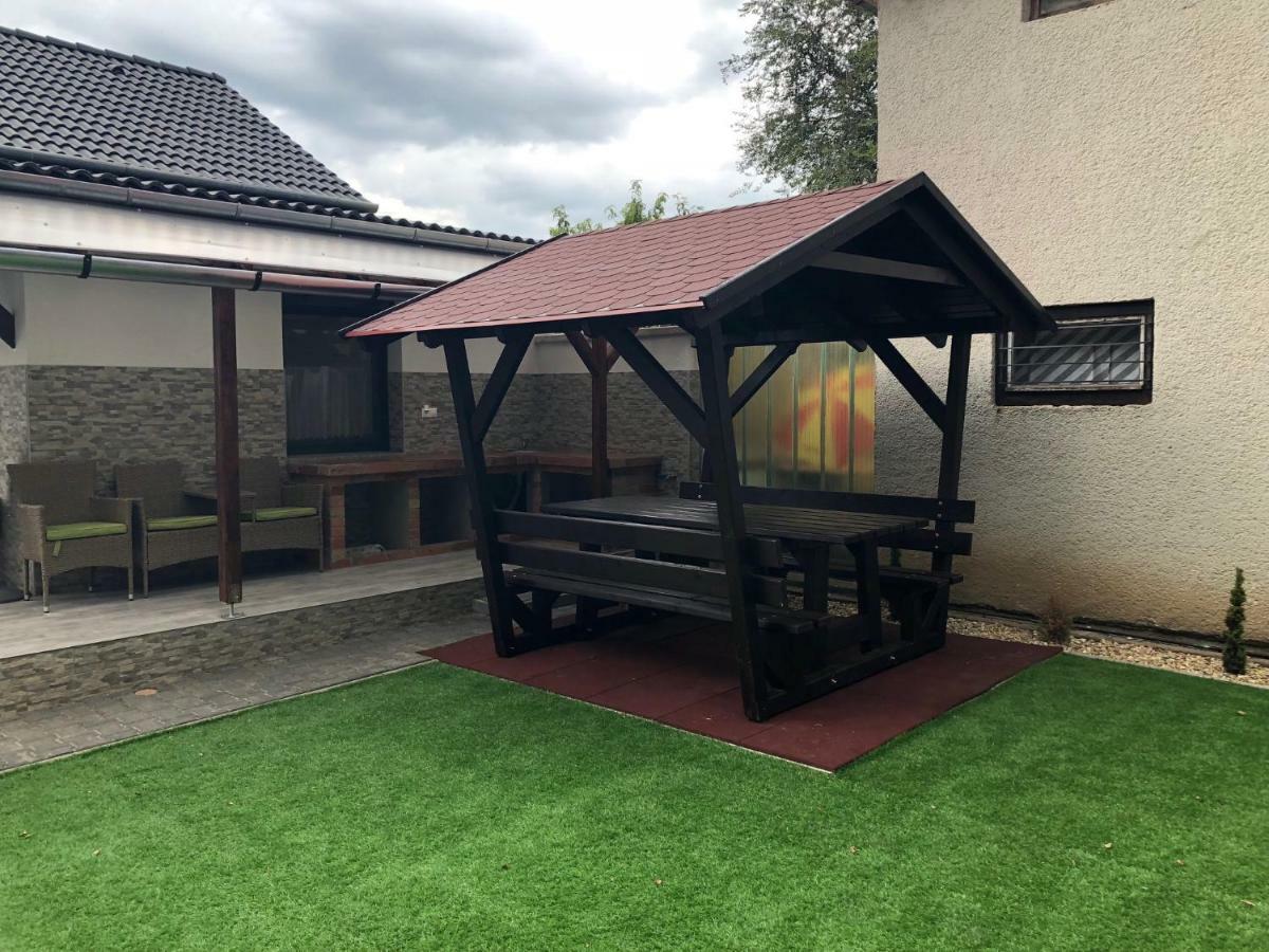 Siraly Apartman Hajdunanas Luaran gambar